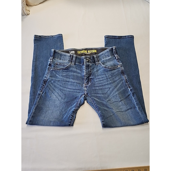 Lee Extreme Motion Jeans 30x29,EUC - Picture 1 of 8